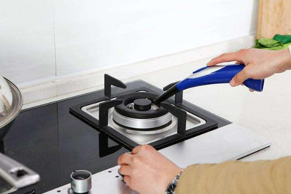 燃氣灶產生紅火的原因