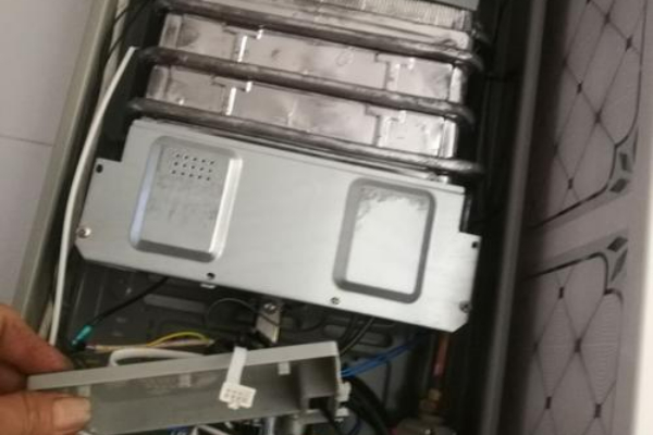 熱水器進(jìn)水口牙斷了怎么修